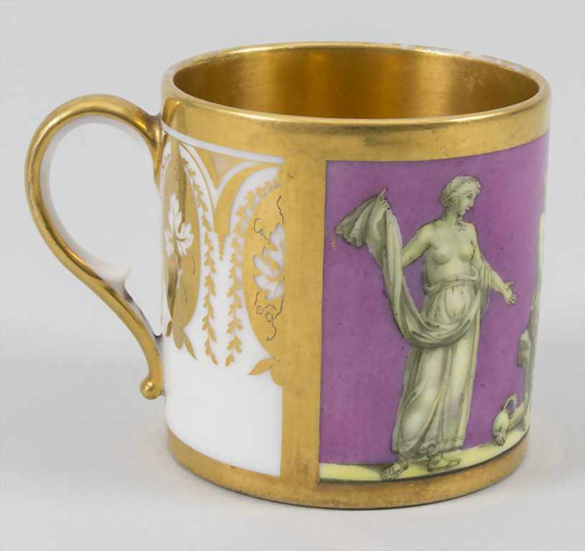 Empire Tasse mit antiker Szene / An Empire cup with an antique scene, Frankreich, um 1800 - Bild 4 aus 7