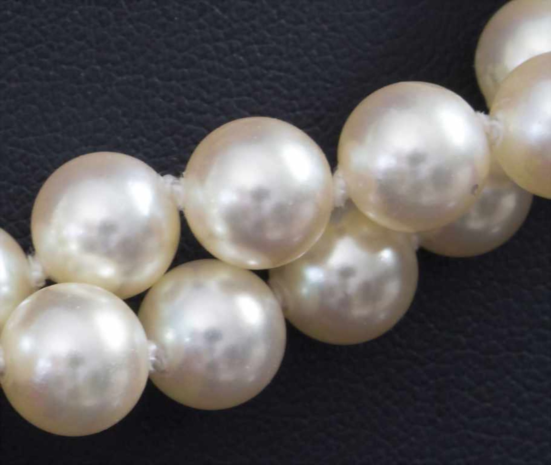 Zweireihige Perlenkette / A pearl necklaces - Image 4 of 4