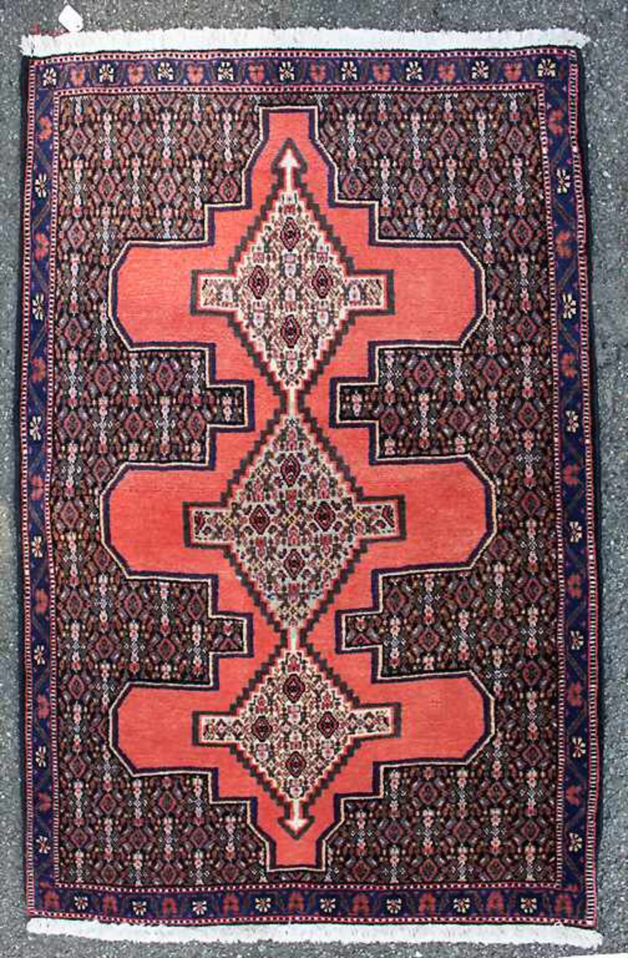 Orientteppich / An oriental carpet, Senneh, Persien/Iran