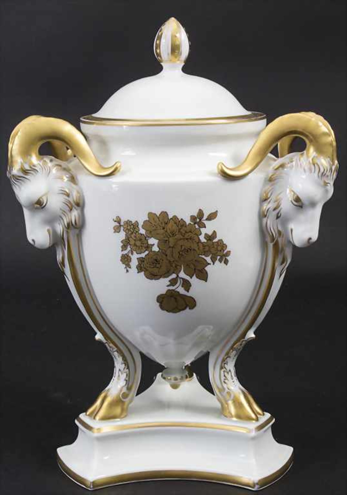 Amphorenvase mit Widderköpfen / An amphora vase with ram heads, R. Greiner, Rosenthal, Selb, 20. - Bild 3 aus 6