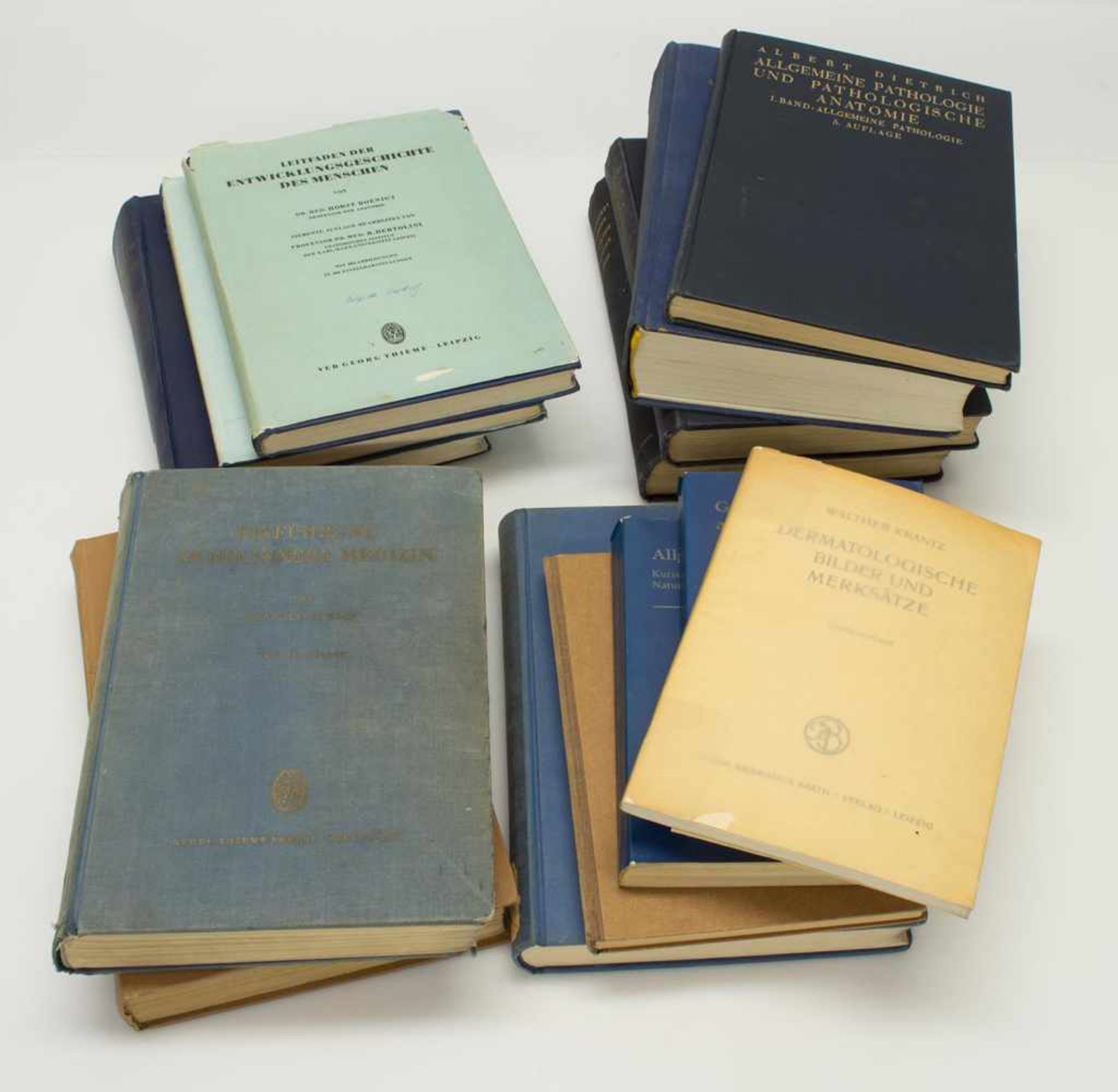 Lot Medizinische Lehrbücher (Standartwerke)alle um 1950er Jahre, u. a. Tigerstedt „Lehrbuch der