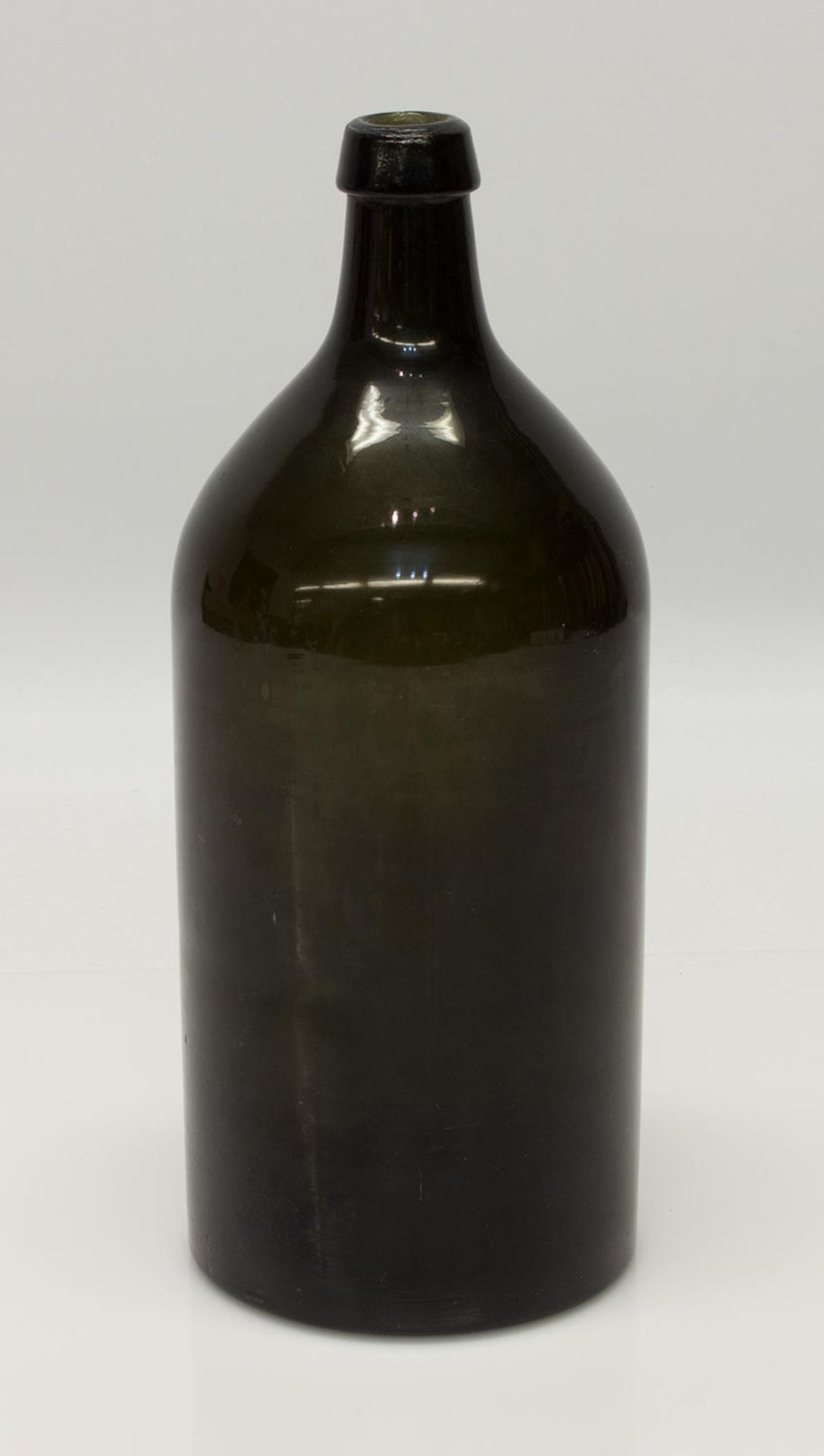 BranntweinflascheMecklenburger Waldglas, 2. Drittel 19. Jh., gerade Wandung m. eingezogener