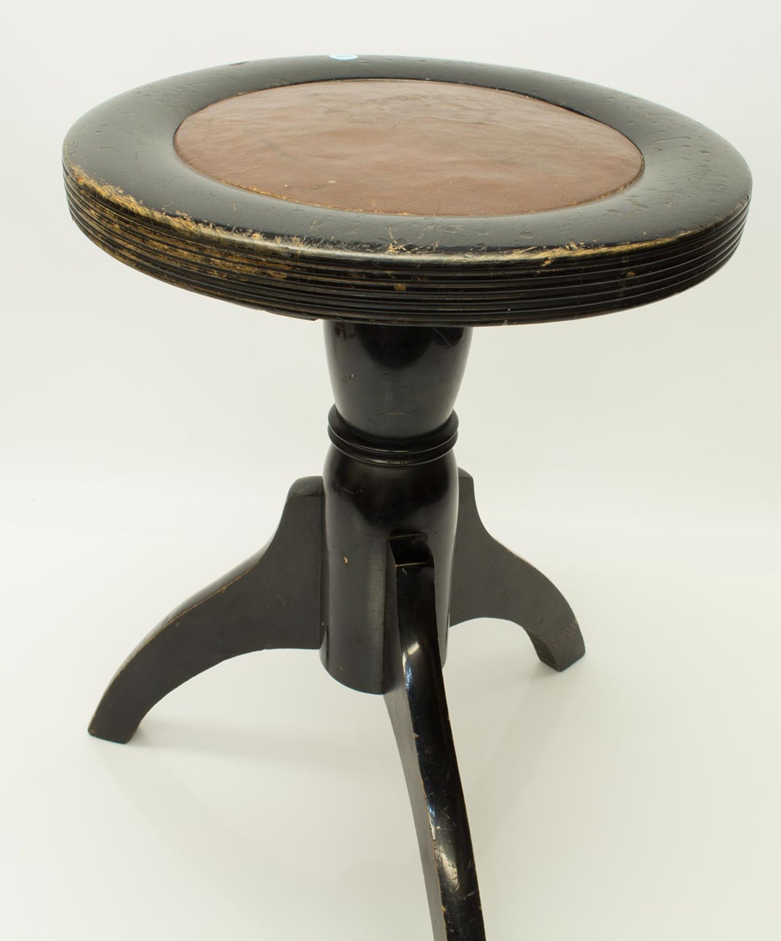 Klavierhockerdunkel lasiertes Holz, runde, mit Leder bezogene u. gepolsterte Sitzfläche, H. 51 cm - Bild 2 aus 2
