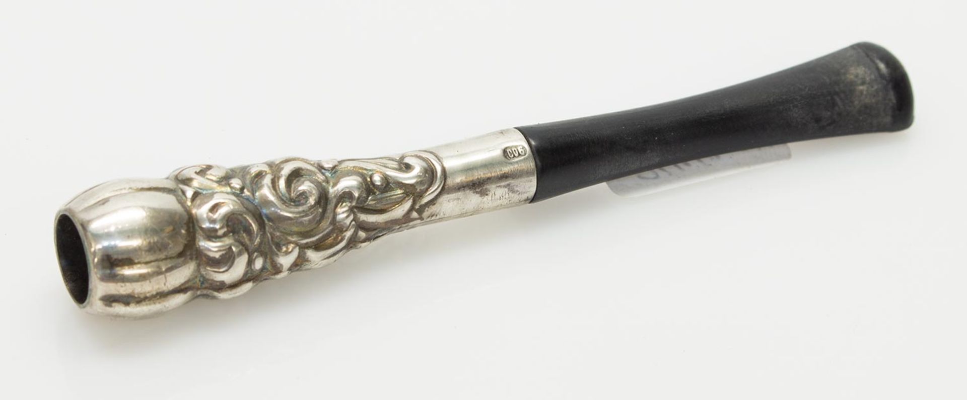 Zigarettenspitzeum 1900, 900er Silber mit schwarzem Mundstück, L. 9 cm