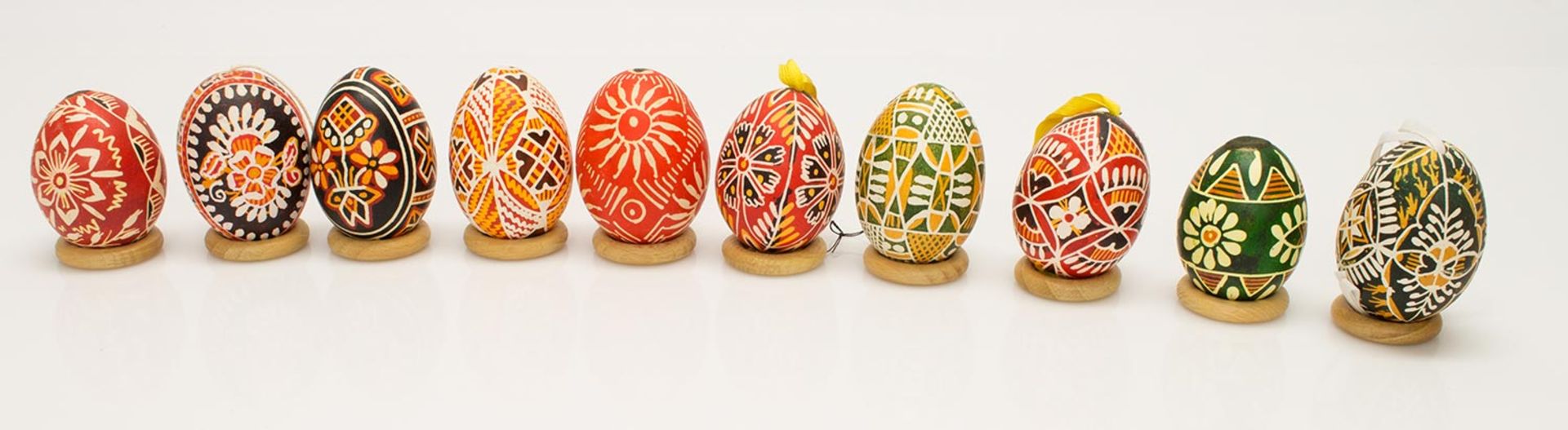 Lot Ostereier10 handverzierte Hühnereier nach traditionell ukrainischer „Pysanka“-Art, farbenfrohe