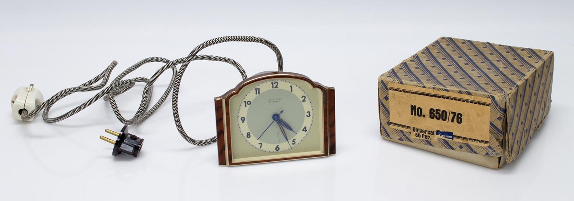 Elektrische Uhr mit Wecker, 1940er/ 50er Jahre, „Mauthe Synchron“, funktionstüchtig, in Orig.