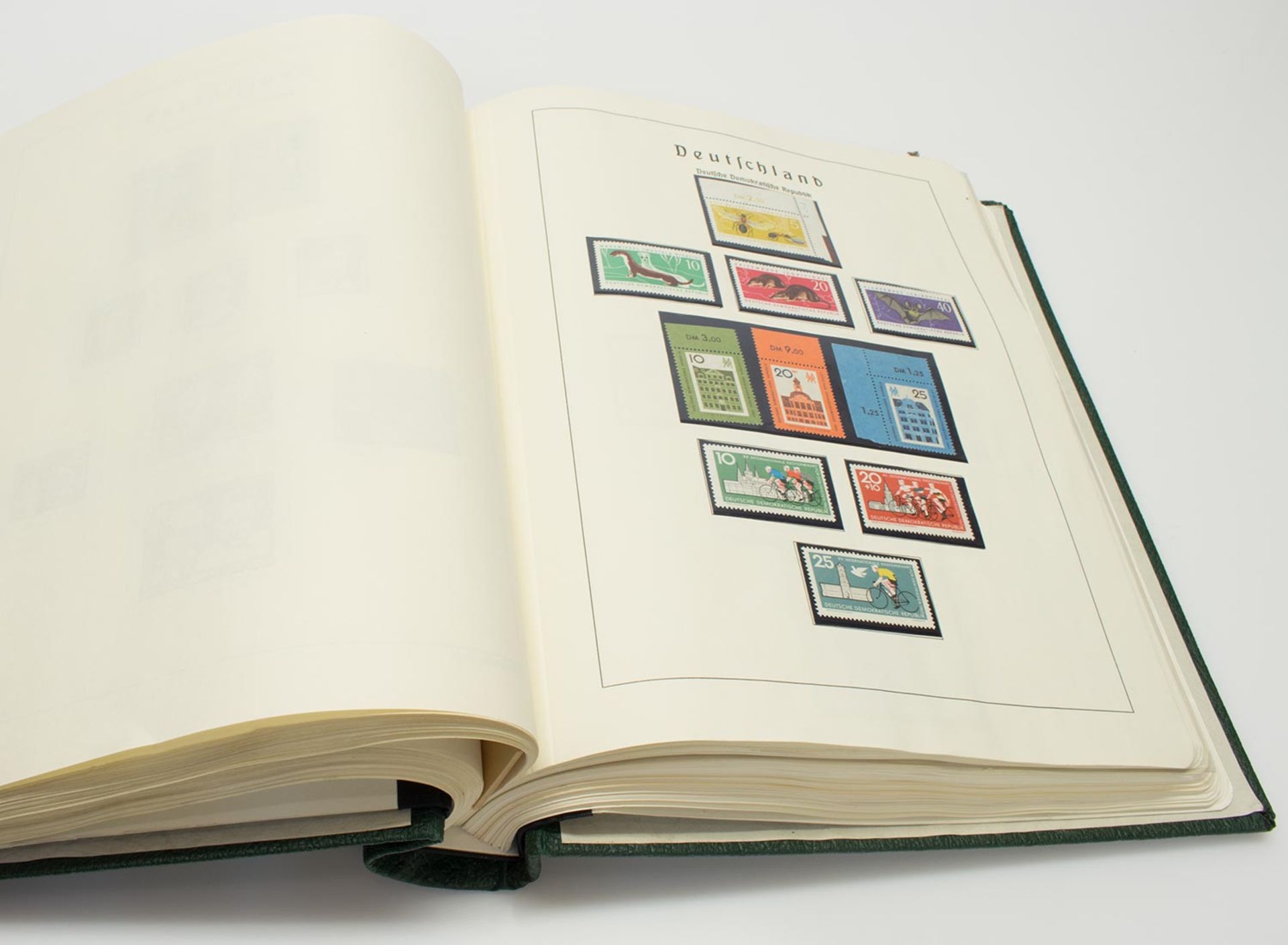 Briefmarken-Vordruckalbumsowjetische Besatzungszone u. DDR 1945 - 1971, postfrisch in - Bild 2 aus 2