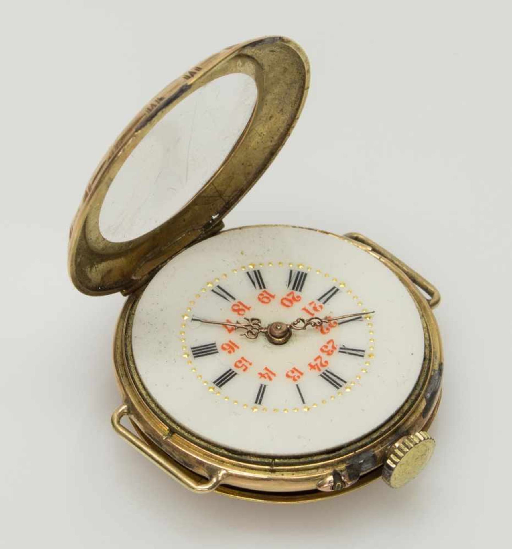 Damen-Taschenuhrum 1900, 585er GG-Gehäusde, umgearbeitet als Armbanduhr, emailliertes Zifferblatt, - Image 2 of 3