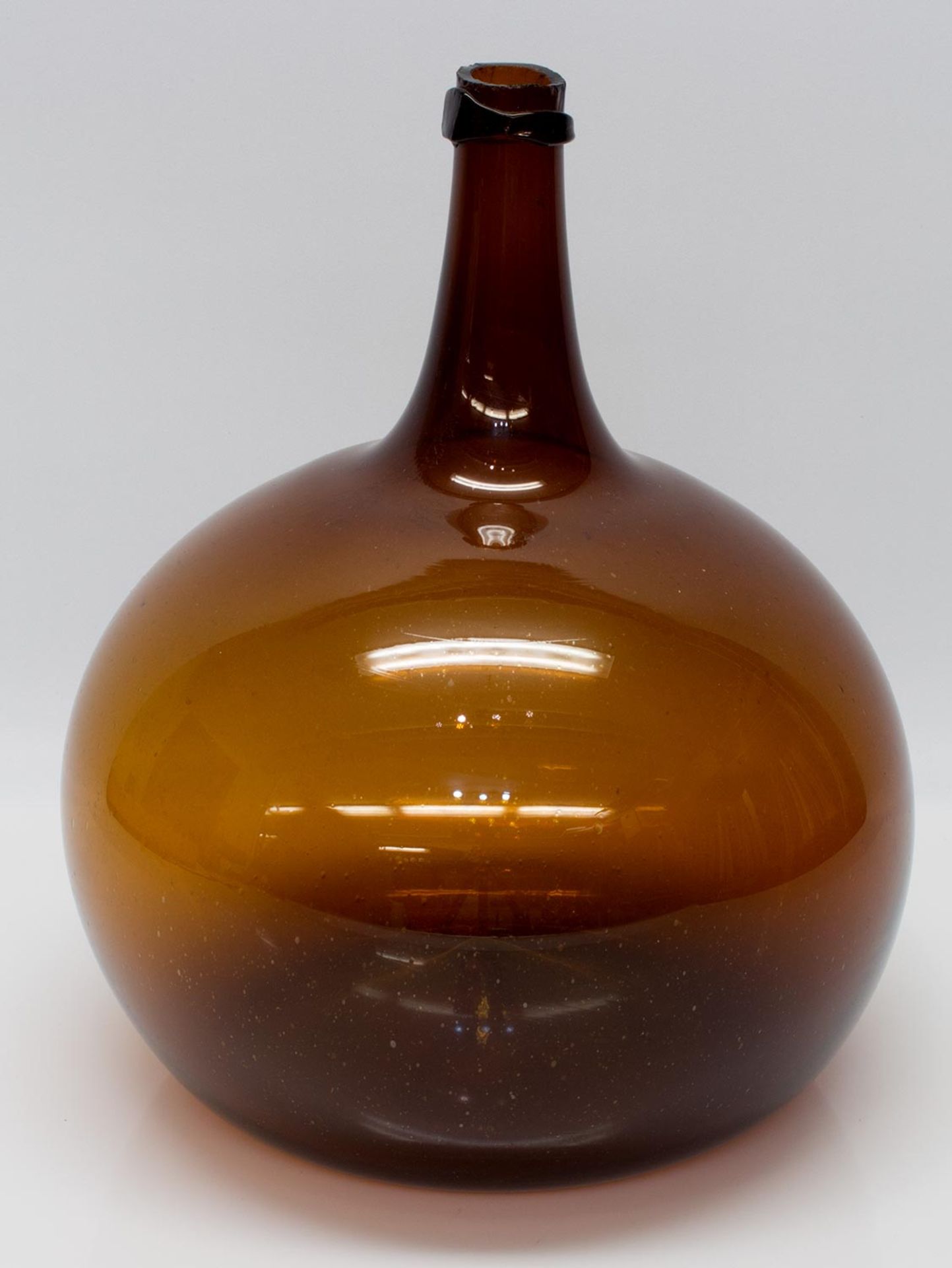 WeinkrukeElsass 19. Jh., mundgeblasen, braunes Glas, H. 34 cm