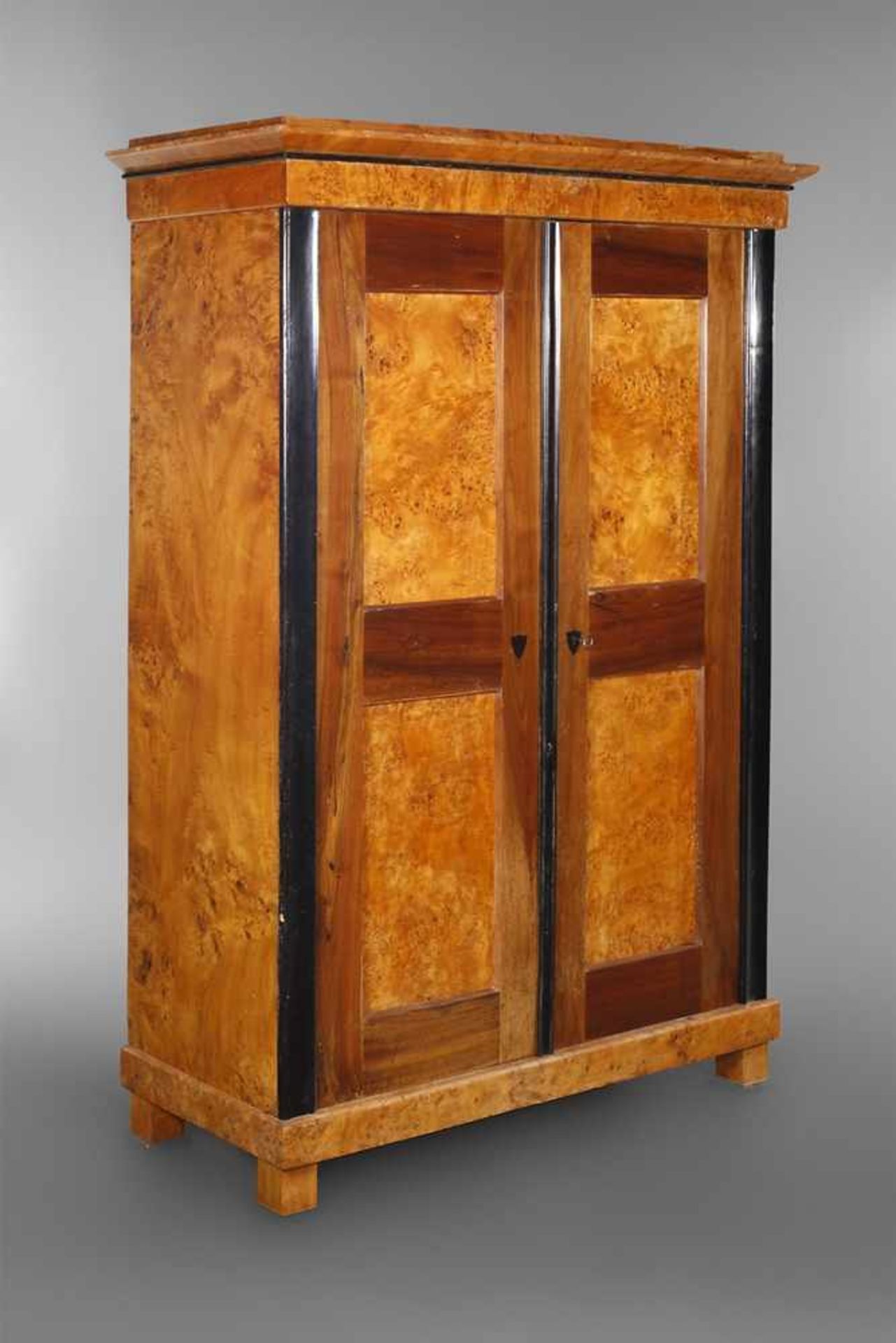 Kleiderschrank Biedermeier