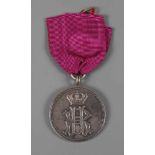 Silberne Verdienstmedaille Reuß um 1900, am violetten Band, 2. Modell, Tragespuren, Schlag auf der