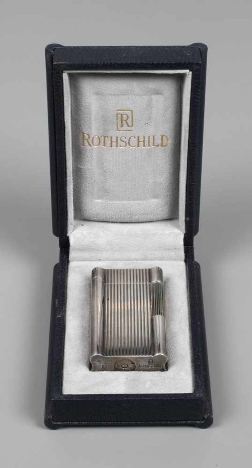 Feuerzeug Rothschild 20. Jh., an der Unterseite gemarkt Rothschild und nummeriert OA 0251,