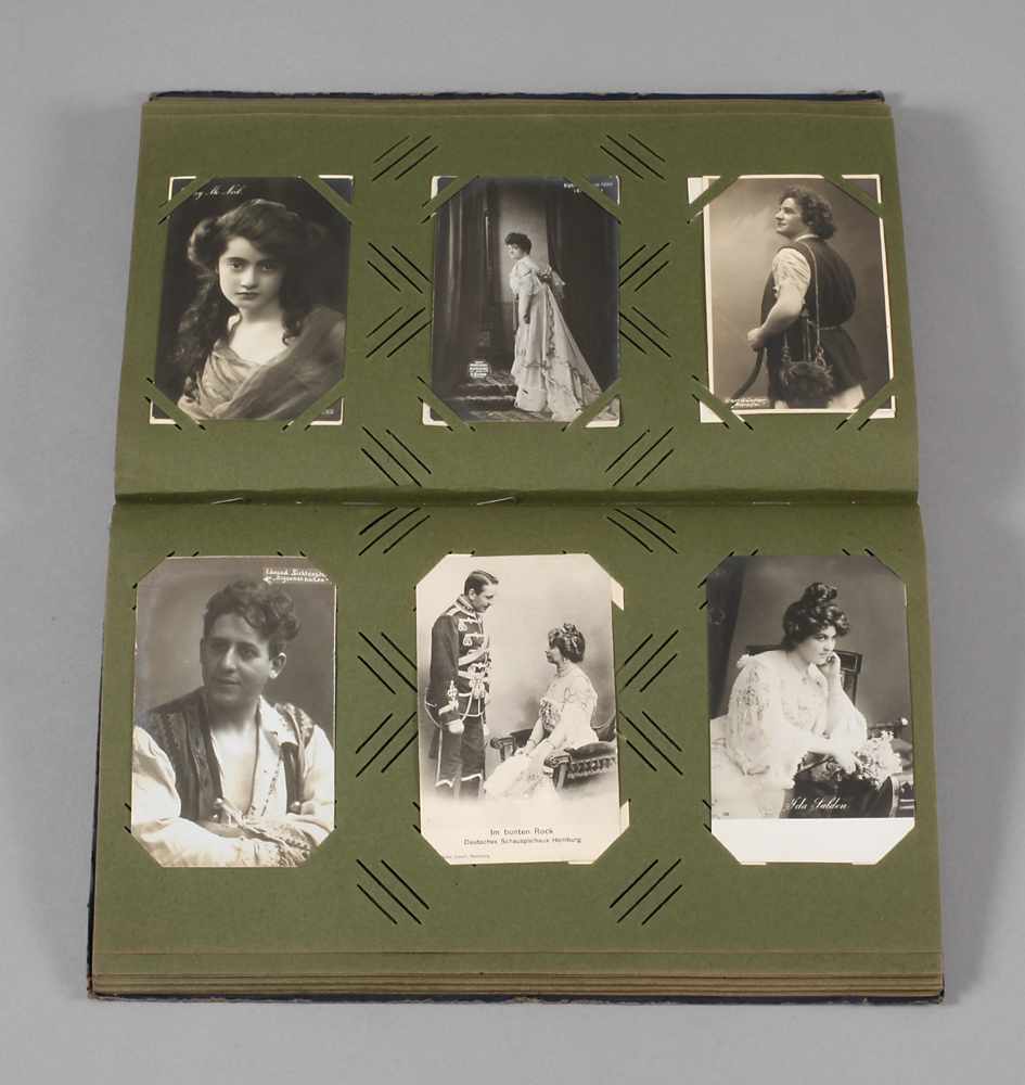 Postkartenalbum Künstlerkartenca. 240 Postkarten von Schauspielern vor 1945, teils signiert, in