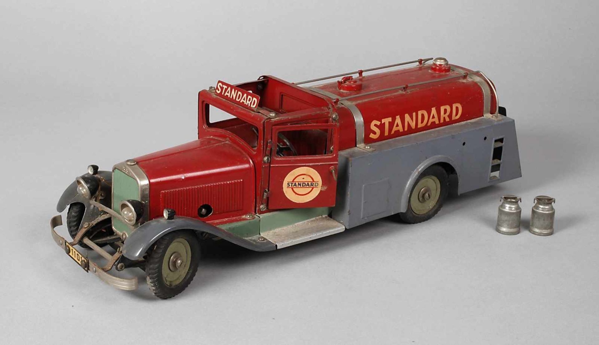 Märklin Standard-TankwagenModell T1101 aus der Baukasten-Serie, Baujahr 1933, Prägelogo, Blech