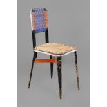 Konstruktivistischer StuhlFrankreich, 1920er Jahre, Buchenholz schwarz und orange gefasst, die Zarge