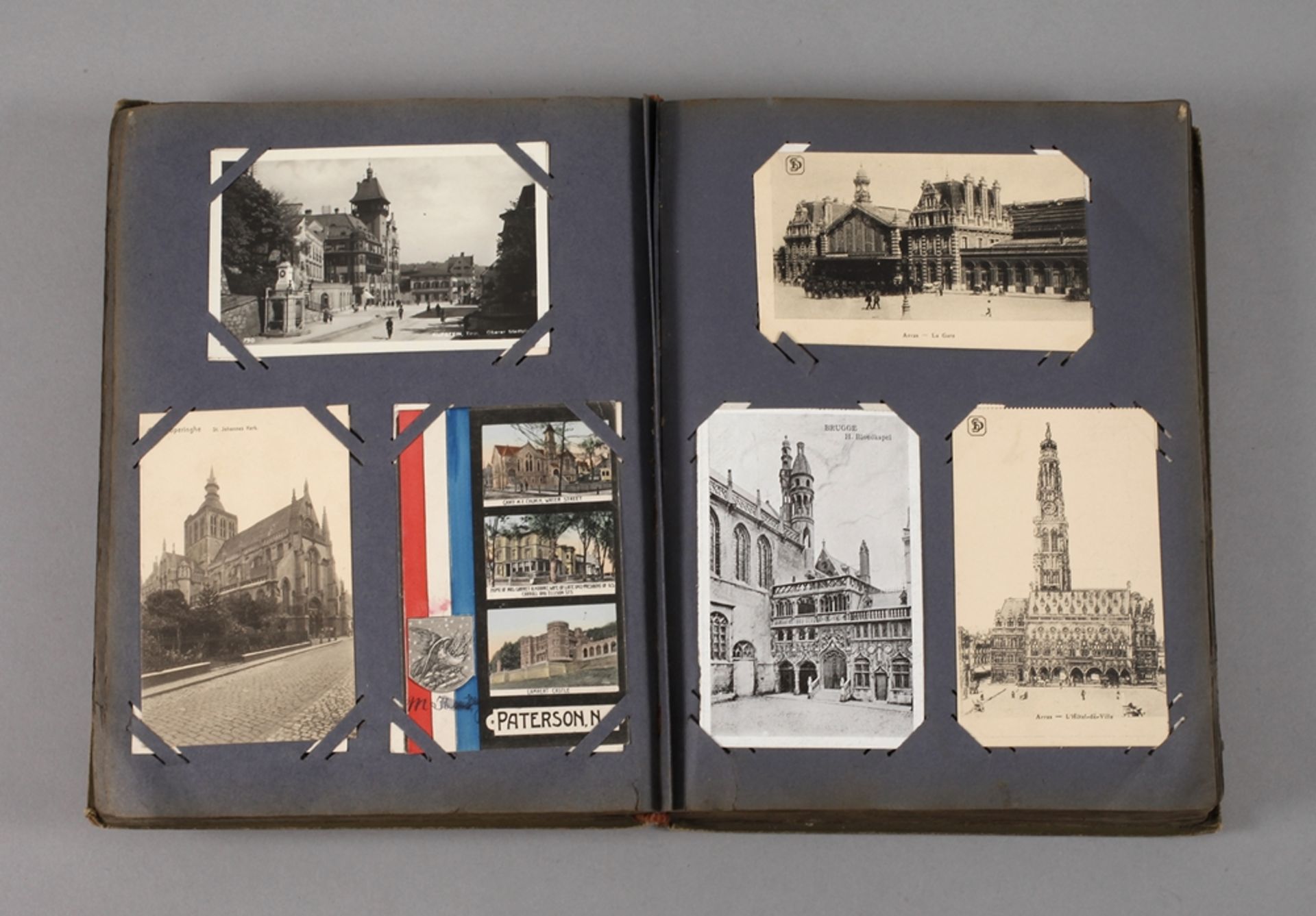 Ansichtskartenalbum Europavor 1945, ca. 300 vorwiegend topographische Ansichtskarten, teilweise