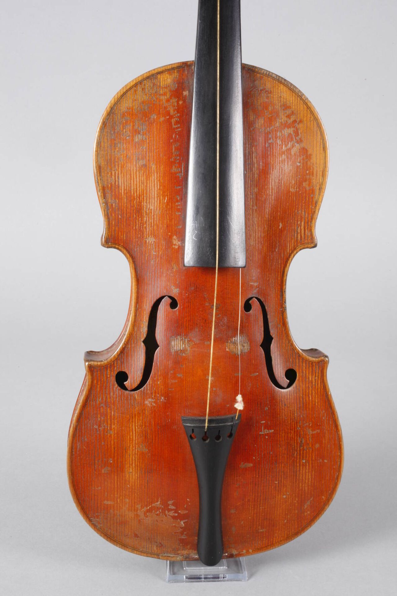ViolineAnfang 20. Jh., ohne Zettel, ungeteilter Boden ohne Flammen, in bernsteinfarbenem Lack, stark - Bild 2 aus 5