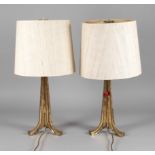 Paar Tischlampen 1960er Jahre, ungemarkt, Messing vergoldet, konisch zulaufende, dreipassige