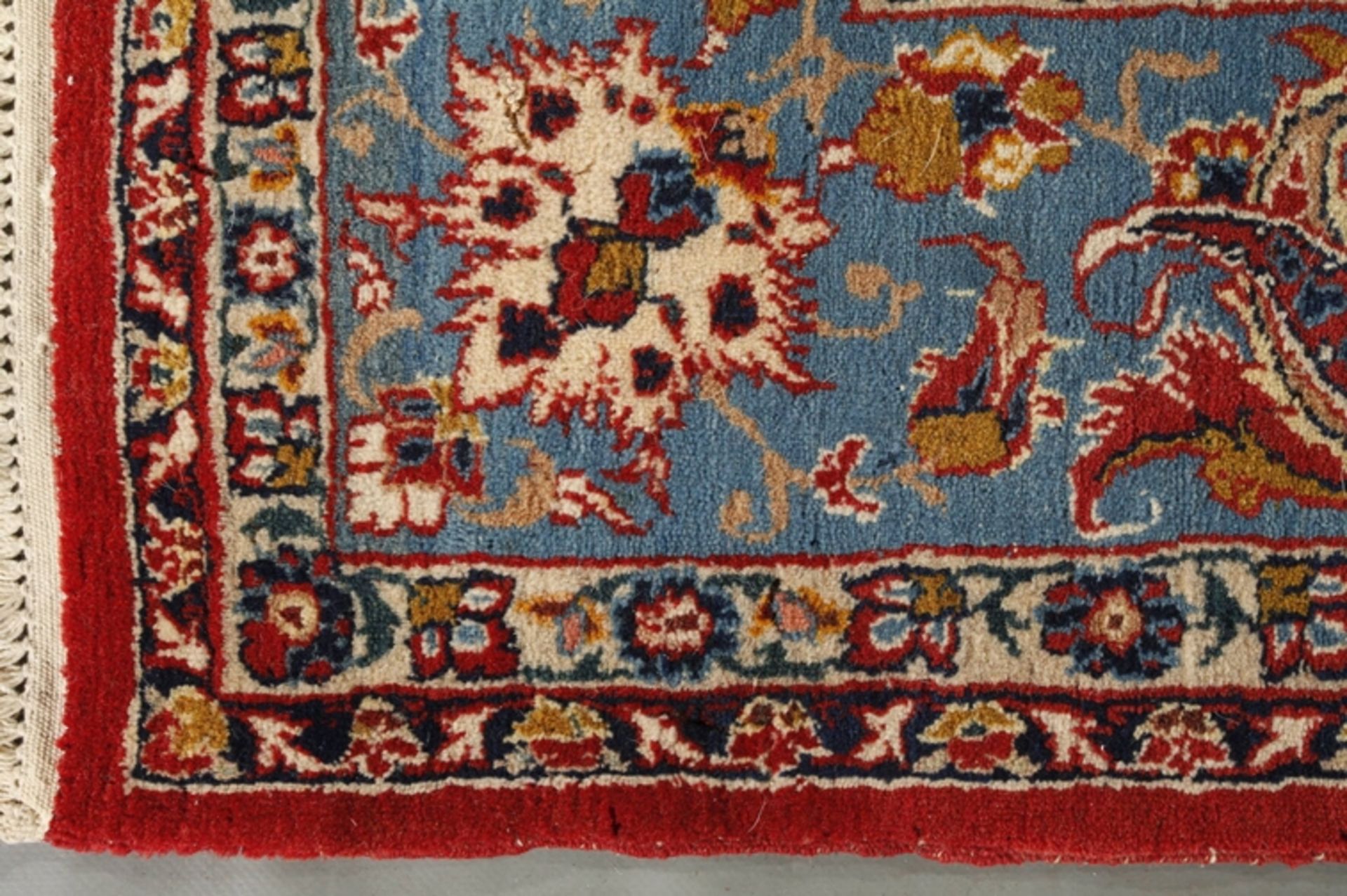 Teppich Iran2. Hälfte 20. Jh., zentrales Blütenmedaillon gerahmt von floralem Rankwerk, in blau - Bild 2 aus 4