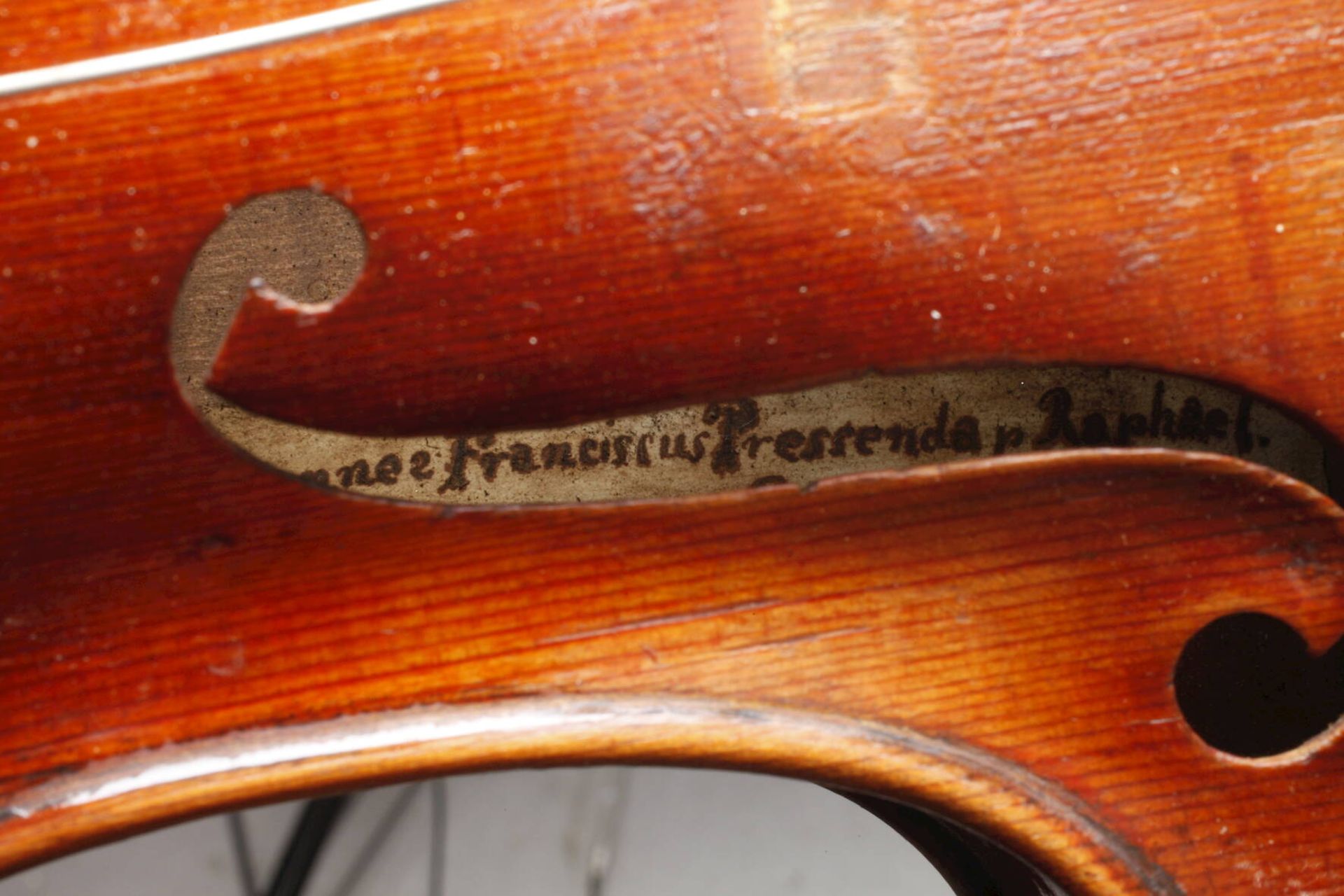 Violineauf Zettel bezeichnet Joannes Franciscus Pressenda p Raphael fecit Taurini anno domini - Bild 6 aus 7