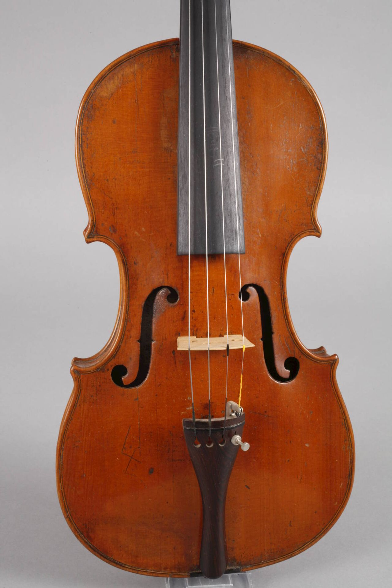 Violine im Etuiauf Klebezettel bez. Franz Simon, Geigenmacher in Mittenwald No 26 und dat. 1855, - Bild 2 aus 9