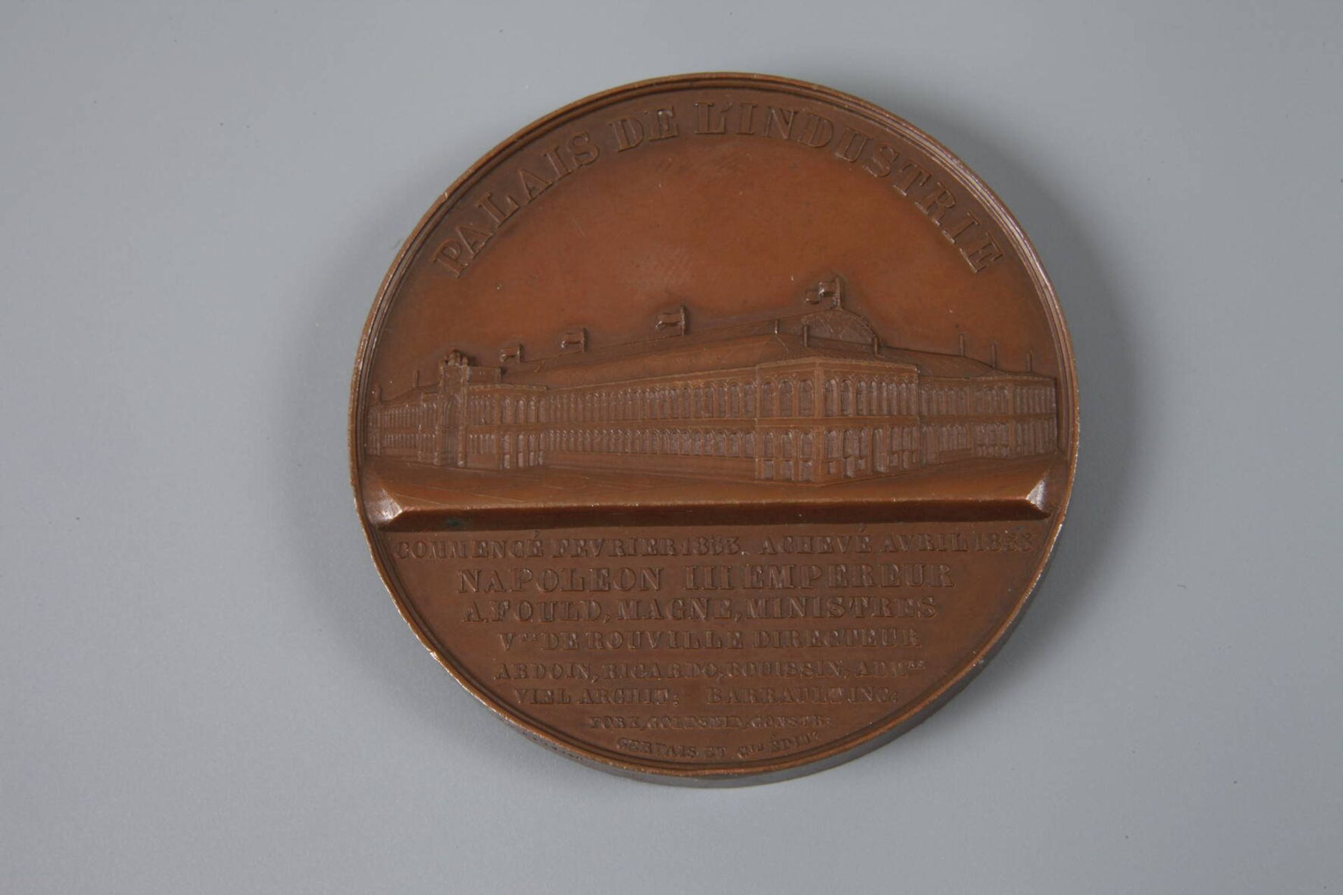 Medaille Palais de l'Industrie 1855auf dessen Errichtung 1853-1855, Revers mit den drapierten Büsten - Bild 3 aus 4