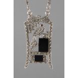 Collier mit Markasiten und Onyx1920er Jahre, Silber gestempelt 835, Mittelteil besetzt mit