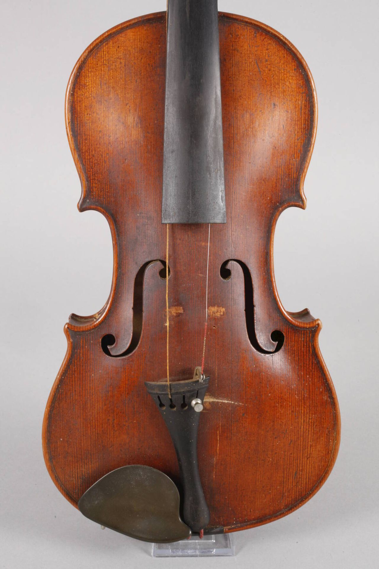 Violine im Etui1930er Jahre, ohne Klebezettel, rückseitig mit geritzten Initialen PSch, ungeteilter, - Bild 2 aus 6