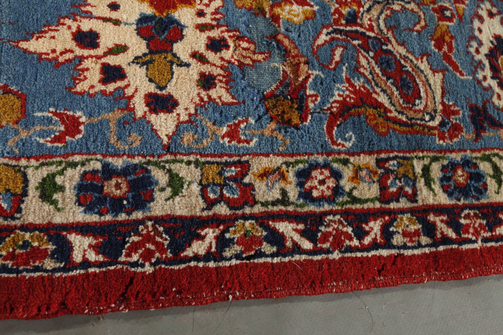 Teppich Iran2. Hälfte 20. Jh., zentrales Blütenmedaillon gerahmt von floralem Rankwerk, in blau - Bild 3 aus 4