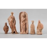 Konvolut figürliche Terrakotten des Altertums5 Stück, dabei eine Tanagra-Figur, ein Minerva-Kopf,