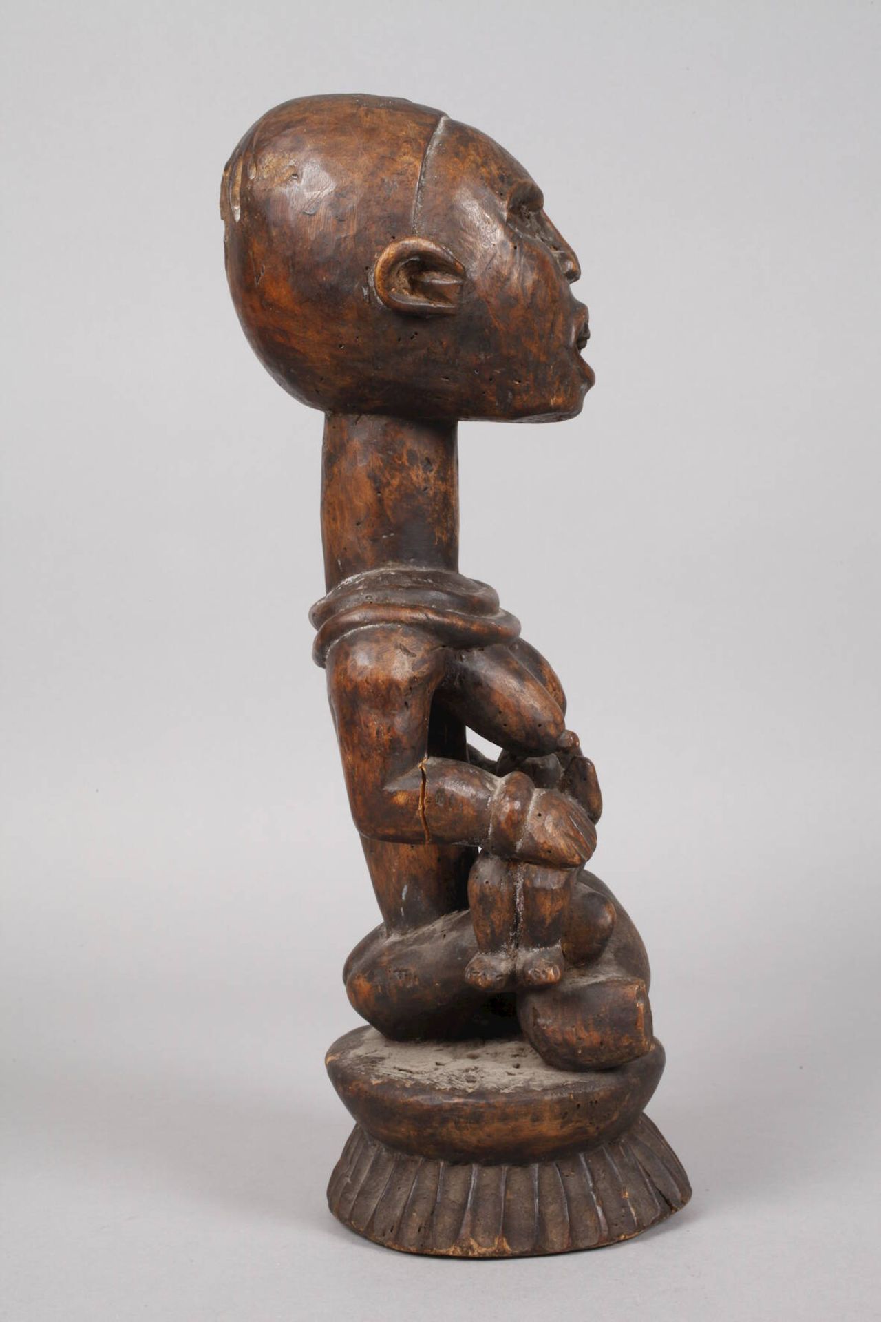 MutterfigurKongo, der Volksgruppe der Fang oder Mbala zugeordnet, braun gefärbtes, hartes - Bild 5 aus 9