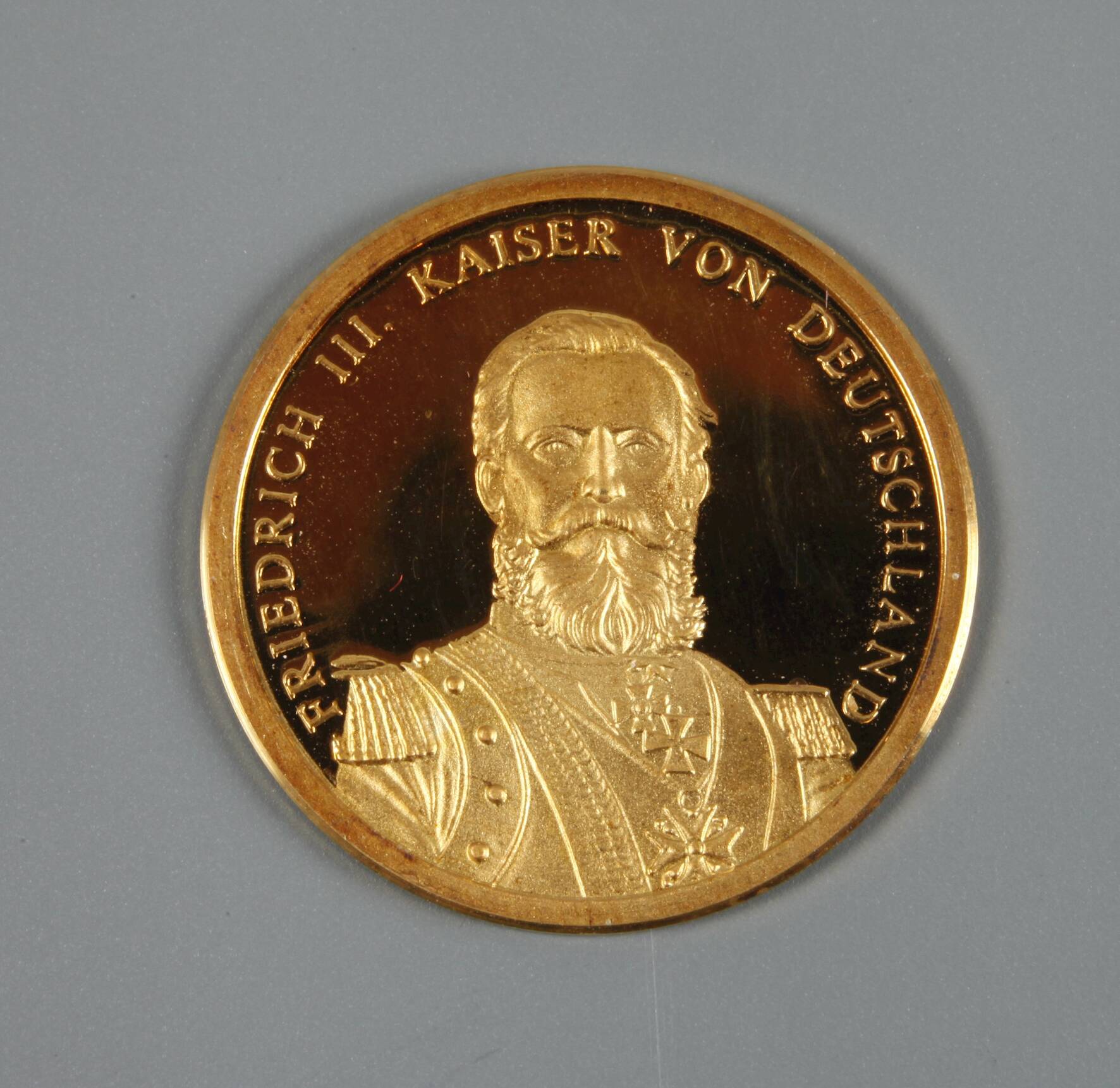Goldmünze auf Kaiser Friedrich III.moderne Denkmünze, gestempelt 585, ehemals PP, G ca. 3 g. - Image 2 of 3