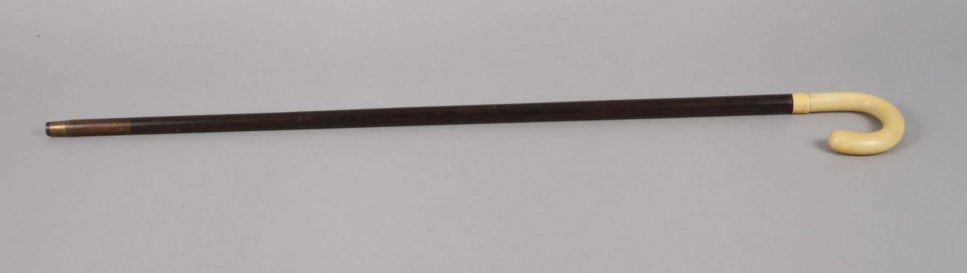 Spazierstock Beinum 1920, geschwungenes Griffstück aus Bein mit angesetzter Manschette, Schuss aus - Bild 2 aus 3