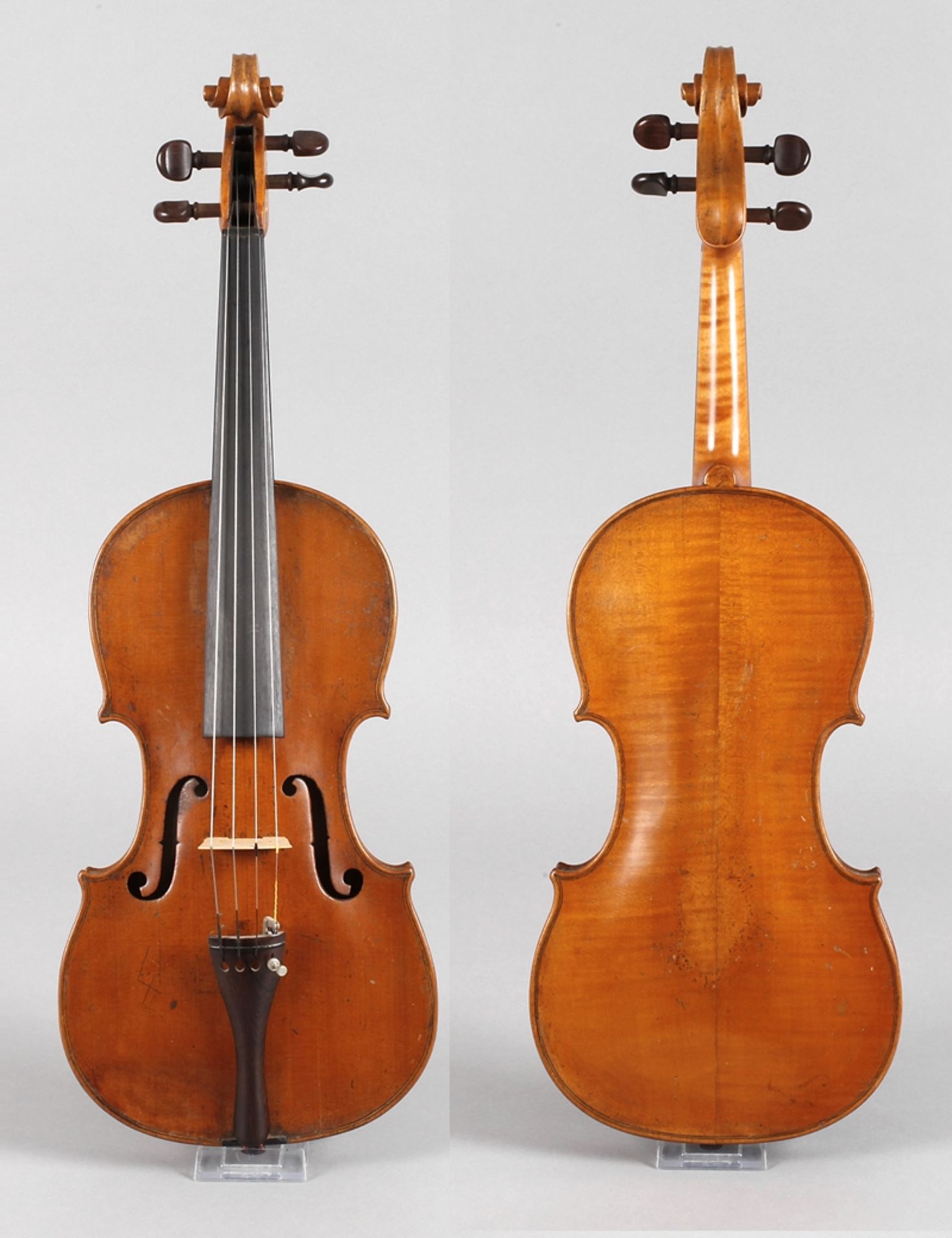 Violine im Etuiauf Klebezettel bez. Franz Simon, Geigenmacher in Mittenwald No 26 und dat. 1855,