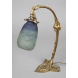 Tischlampe JugendstilFrankreich, um 1905, gemarkt Daum Nancy, Bronze vergoldet, dreipassiger,