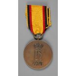 Medaille für aufopfernde Tätigkeit in KriegszeitReuß 1915-1918, Bronze, an Bandstück, normale
