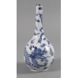Kleine Vase Chinaspäte Qing-Dynastie, am Boden mit blauer Unterglasurmarke, Porzellan, kobaltblau