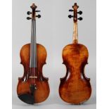 Violine im Etuiauf Klebezettel bezeichnet Leopold Widhalm, Lauten- und Geigenmacher in Nürnberg