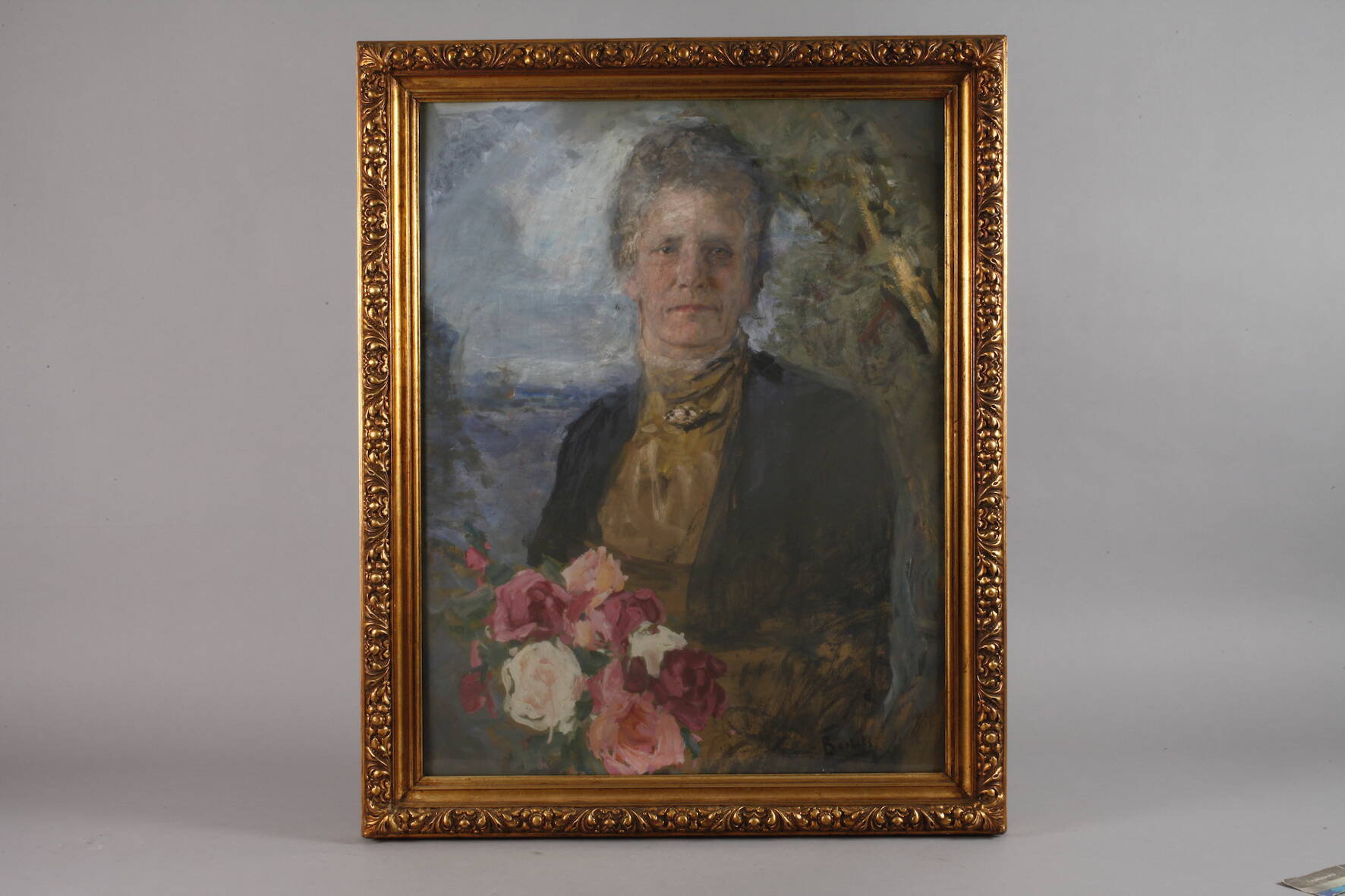 Hans von Bartels, DamenportraitBildnis einer Frau im höheren Alter mit einem üppigen Blumenstrauß in - Image 2 of 5