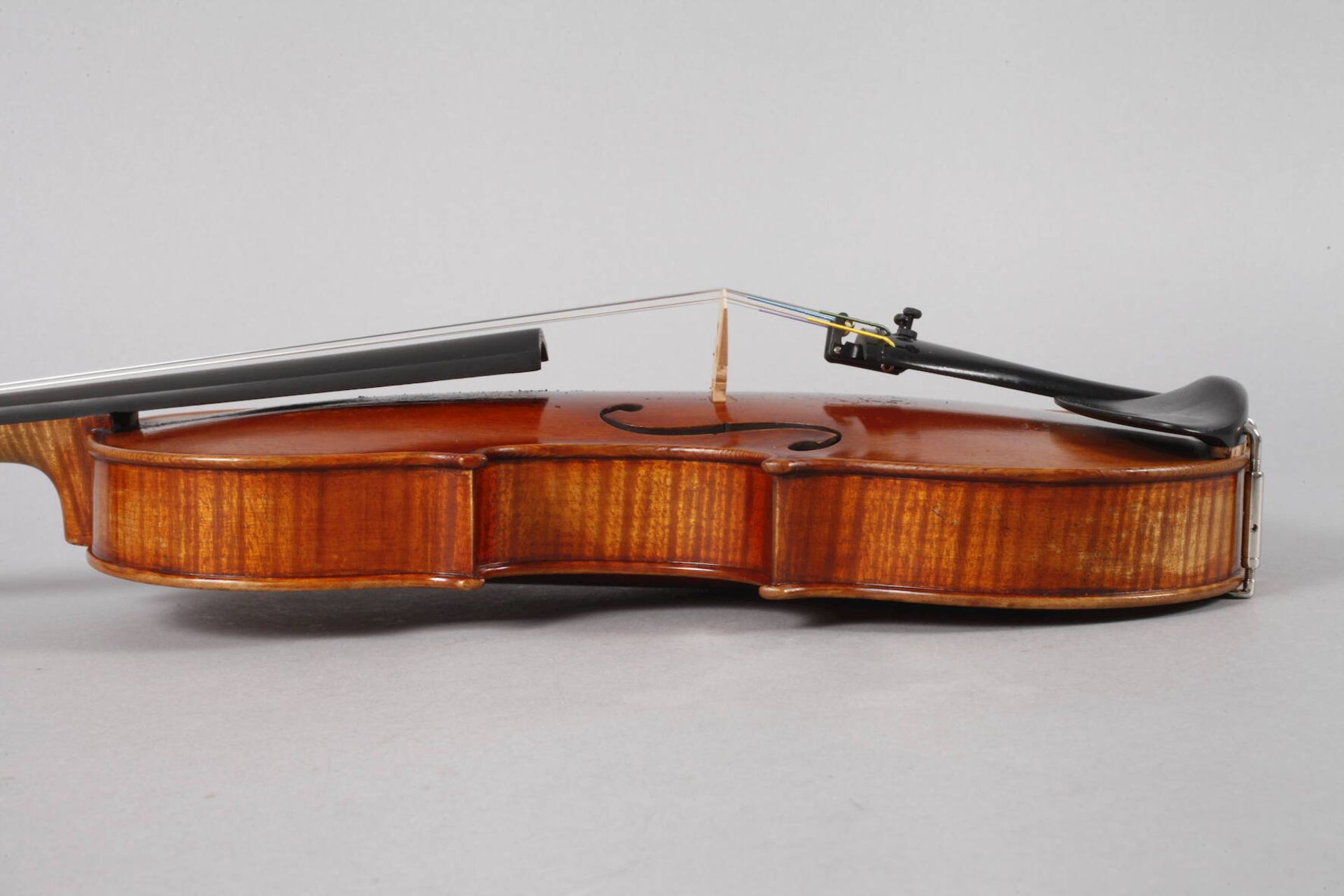 Meistervioline Paul Knorrmit Klebeetikett Paul Knorr Markneukirchen 1955, geteilter, überaus - Image 5 of 10