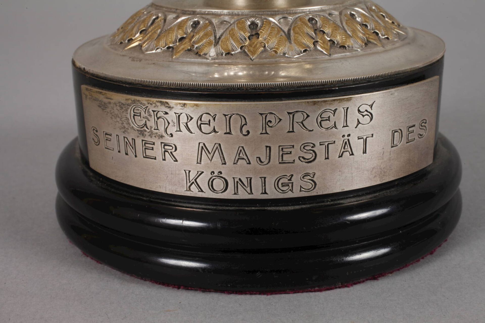 Bedeutender Silberpokal Kaiser Wilhelm II.Ehrenpreis seiner Majestät des Königs "dem Gewinner des - Bild 4 aus 11