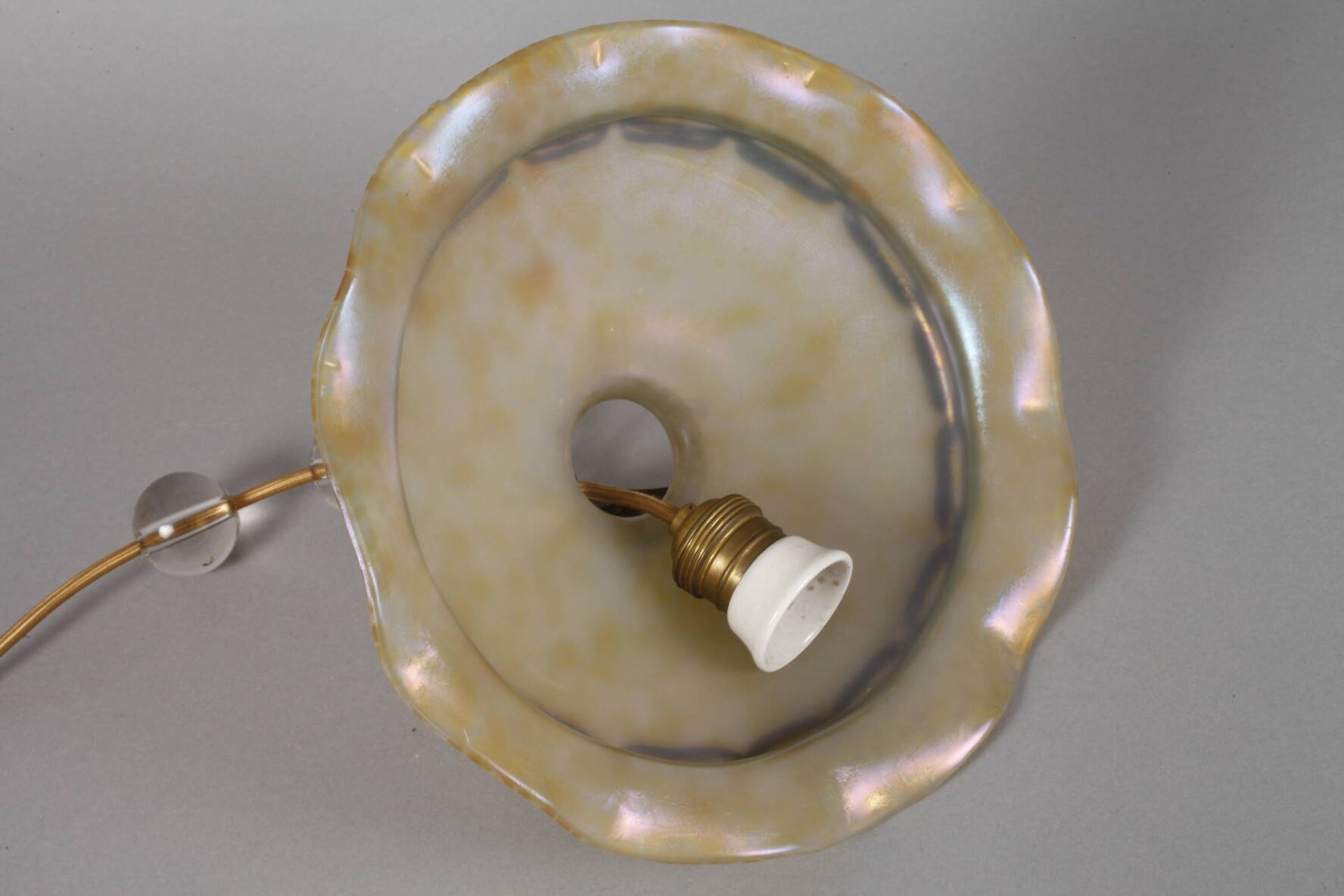 Deckenlampe Lötz Wwe.um 1902, Dekor Phänomen Gre 2/177 opal mit aufgelegten kobaltblauen Fäden und - Image 5 of 7