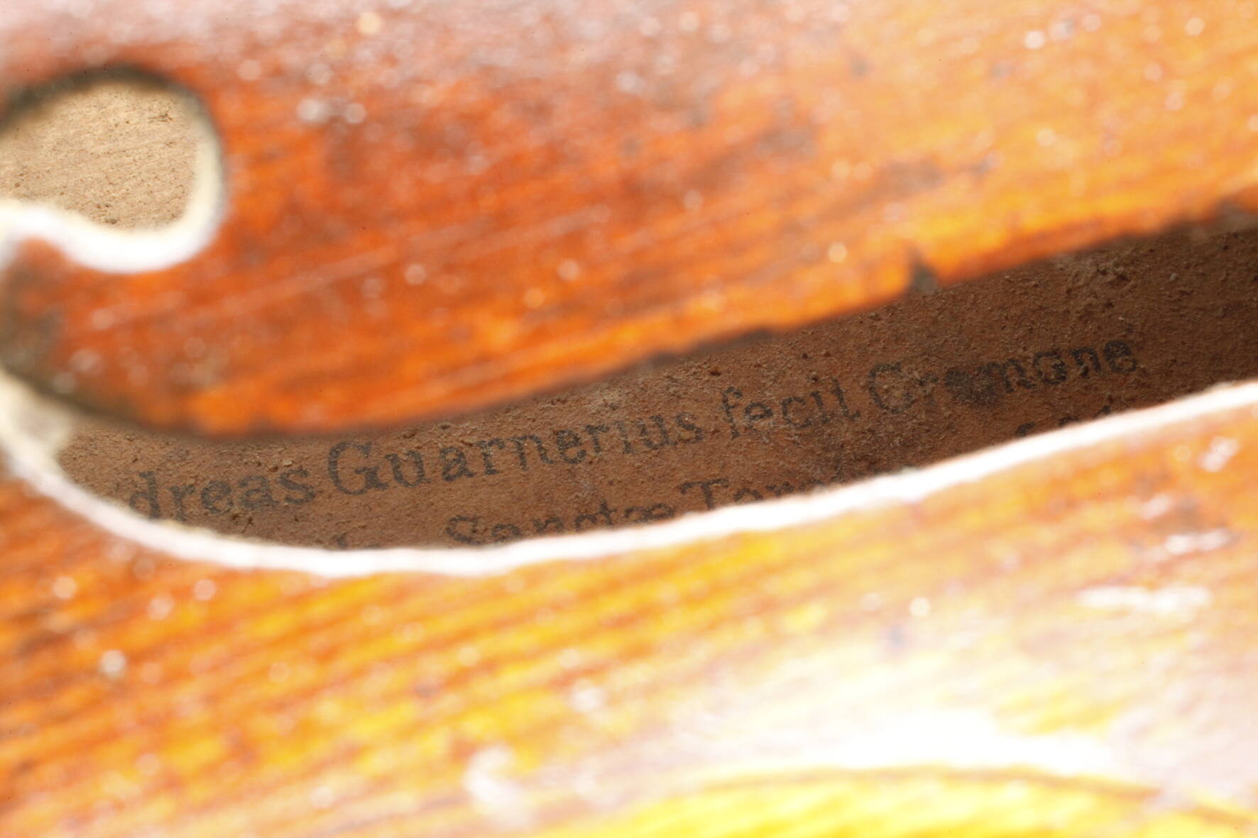 Violine im Etuiwohl um 1800, innen auf Modellzettel bezeichnet Andreas Guanerius fecit Cremone 1691, - Image 8 of 9
