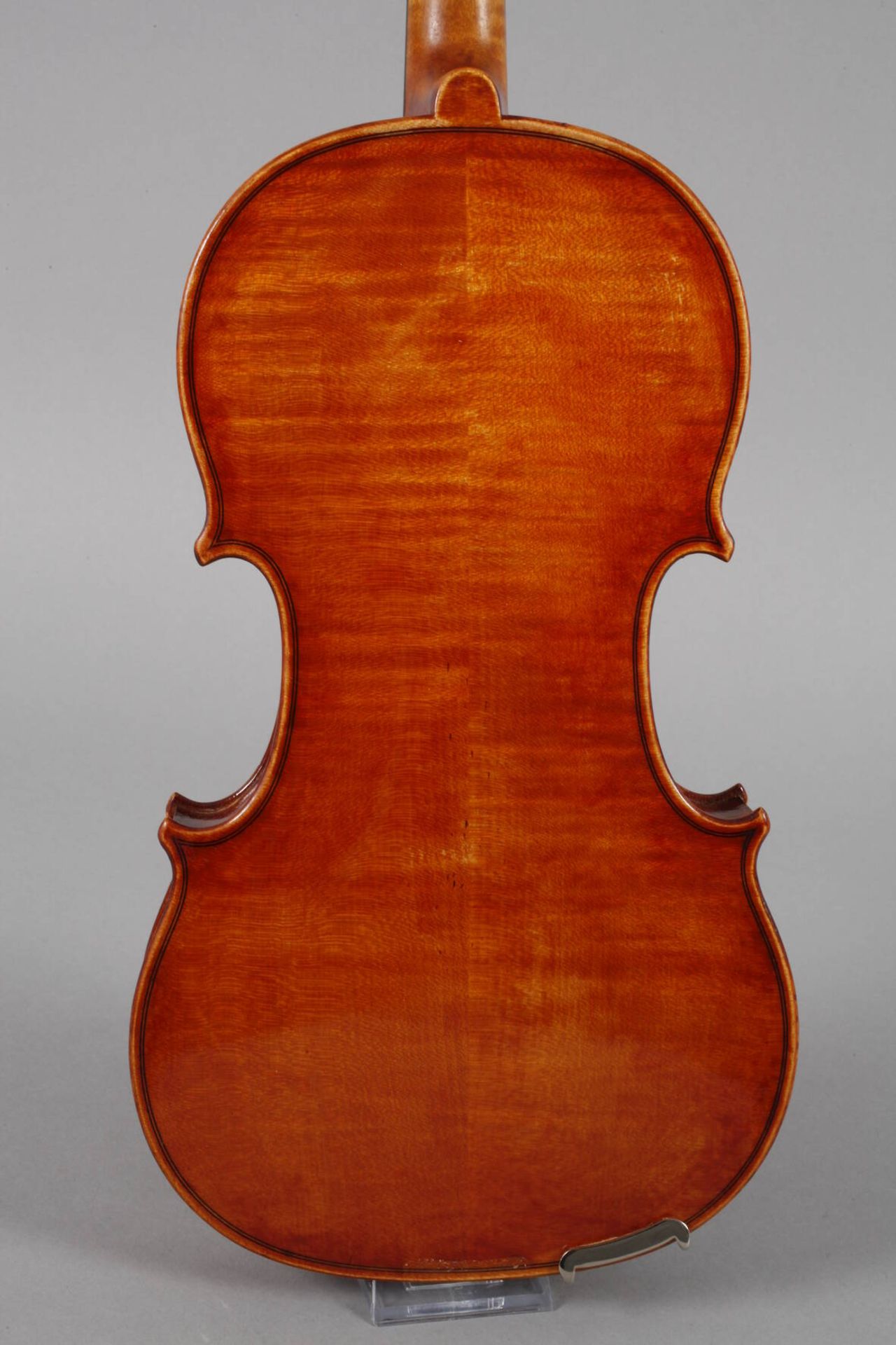 Violine Leo Mayr im Etuiauf Klebezettel Leo Mayr, Geigenmacher Bayerisch Gmain 1975, geteilter, - Image 3 of 10