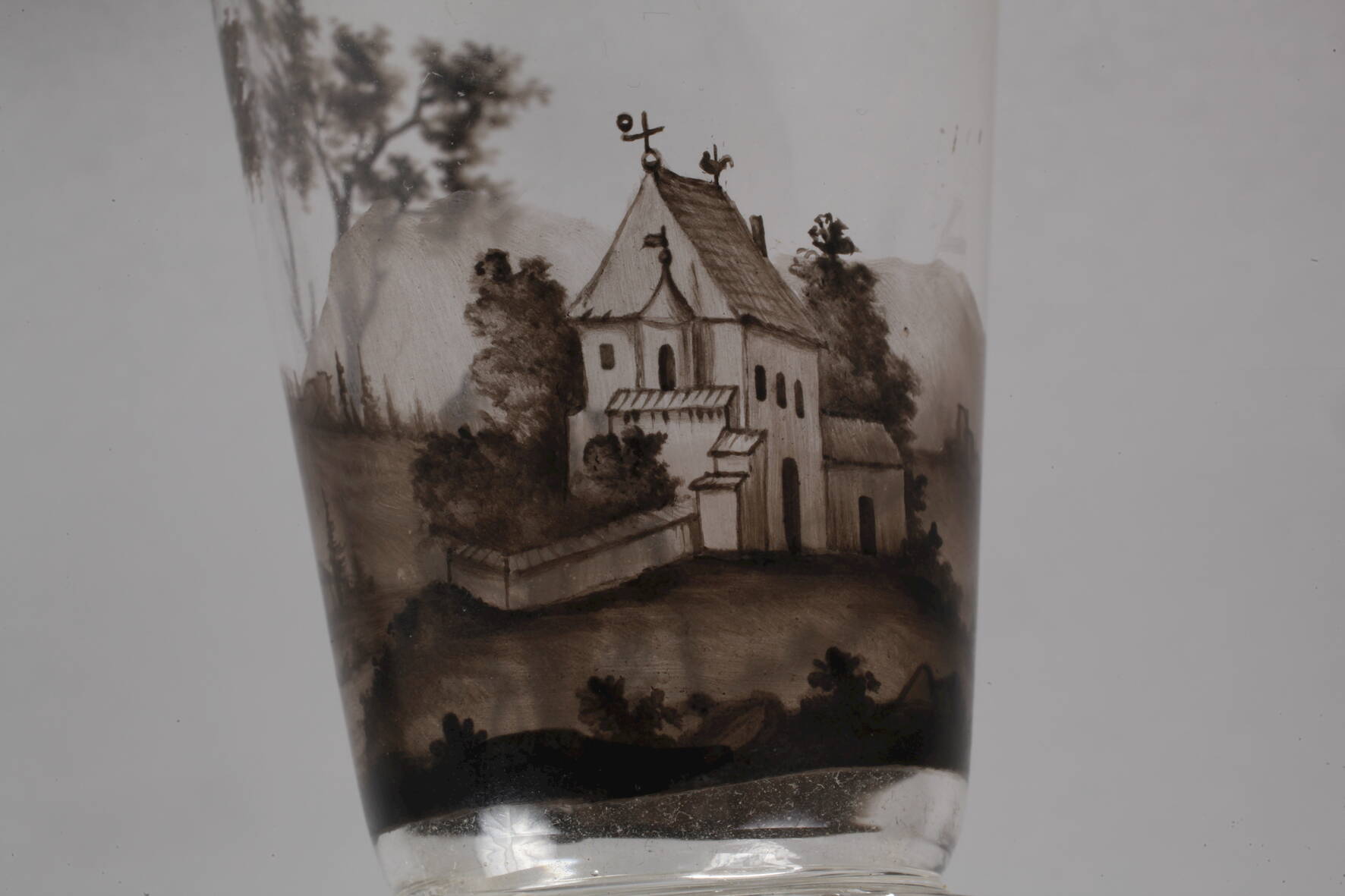 Lobmeyr Wien Becherglas Schwarzlotmalerei2. Hälfte 19. Jh., weiße Pinselsignatur, farbloses Glas, - Image 3 of 5