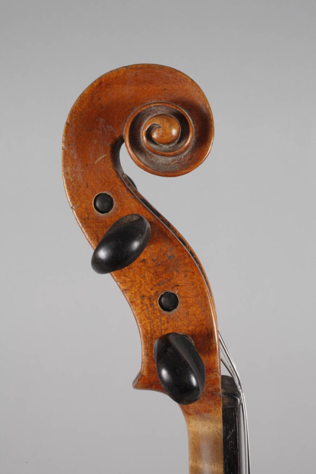 Violineinnen auf Klebezettel bezeichnet Ignatio Bentze in Italia a Croemona 1797, geteilter, eng - Image 4 of 8