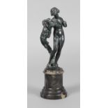 Carl Fiala, Venus und AmorWien um 1910, signiert, Bronze dunkelgrün patiniert, nackte Venus in