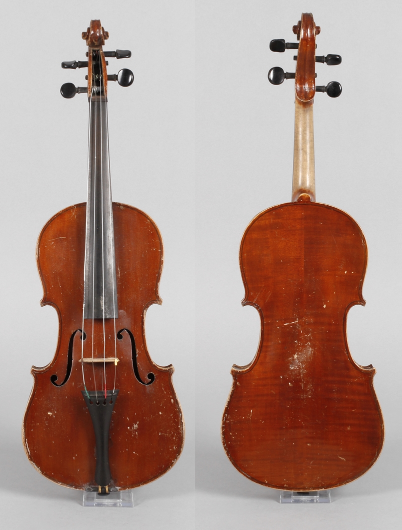 Violine1930er Jahre, innen auf Modellzettel bez. Antonius Stradivarius Cremonensis, geteilter,