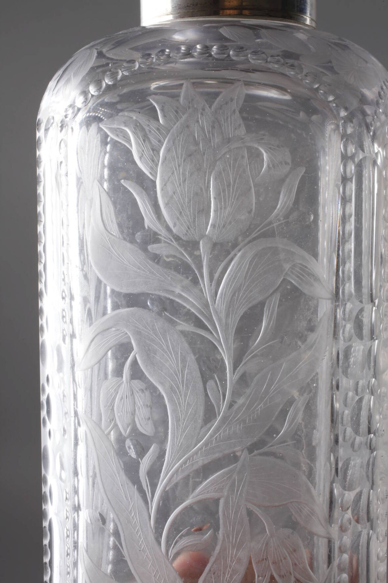 Seltene Flasche Johann Wilhelm von Pfalz-Neuburgwohl Tambacher Glashütte, um 1700, farbloses Glas, - Image 6 of 9