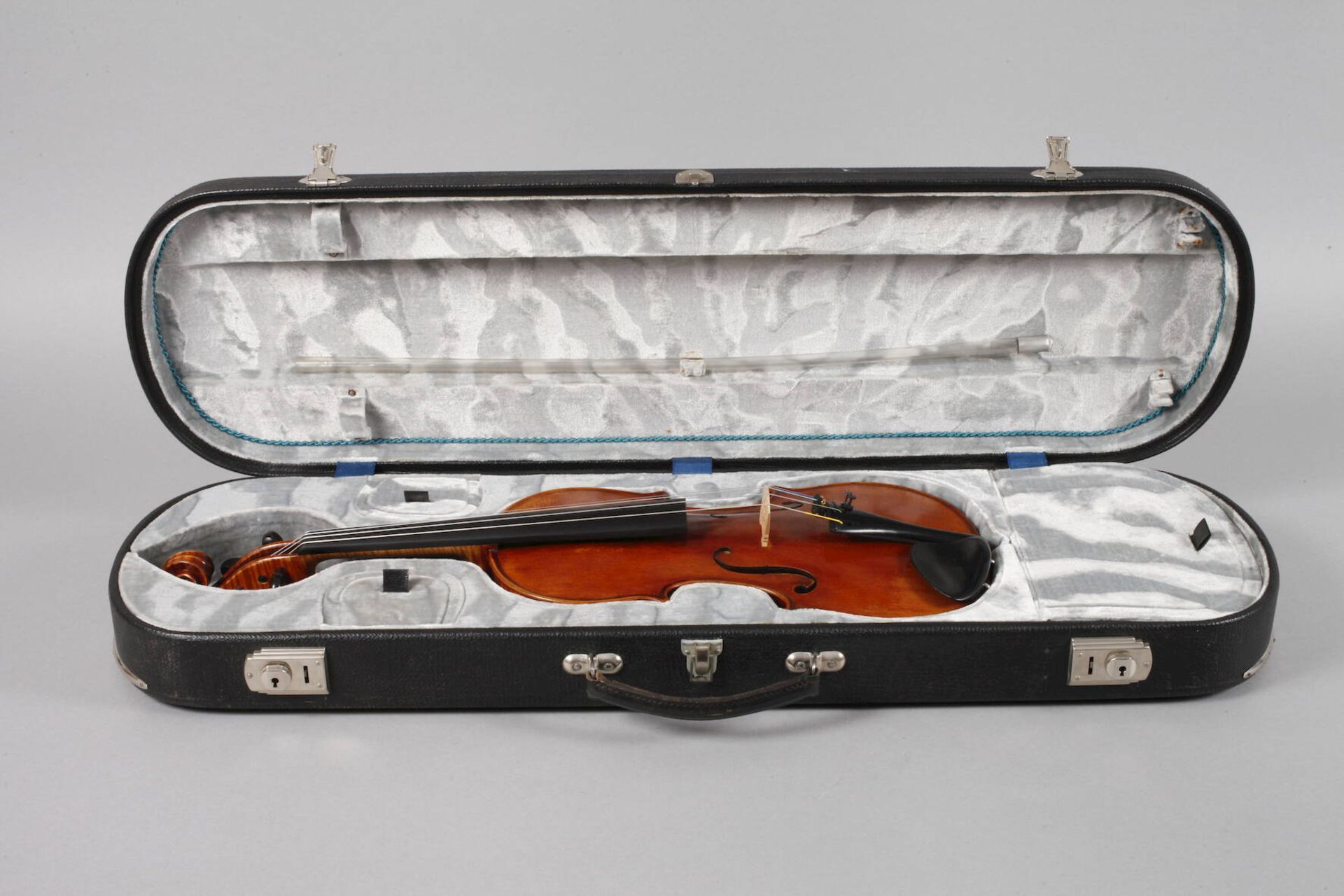 Meistervioline Paul Knorrmit Klebeetikett Paul Knorr Markneukirchen 1955, geteilter, überaus - Image 9 of 10